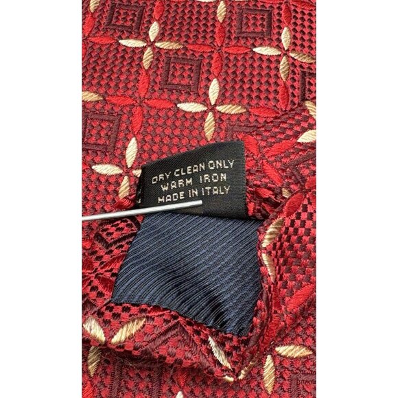 ERMENEGILDO ZEGNA Men's Tie 100% Silk Red Silver ITALY Luxury Geometric GUC - Picture 7 of 7